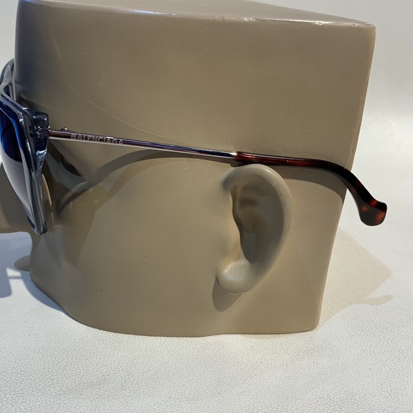 New Women’s Authentic Balenciaga Sunglasses - Picture 3 of 9